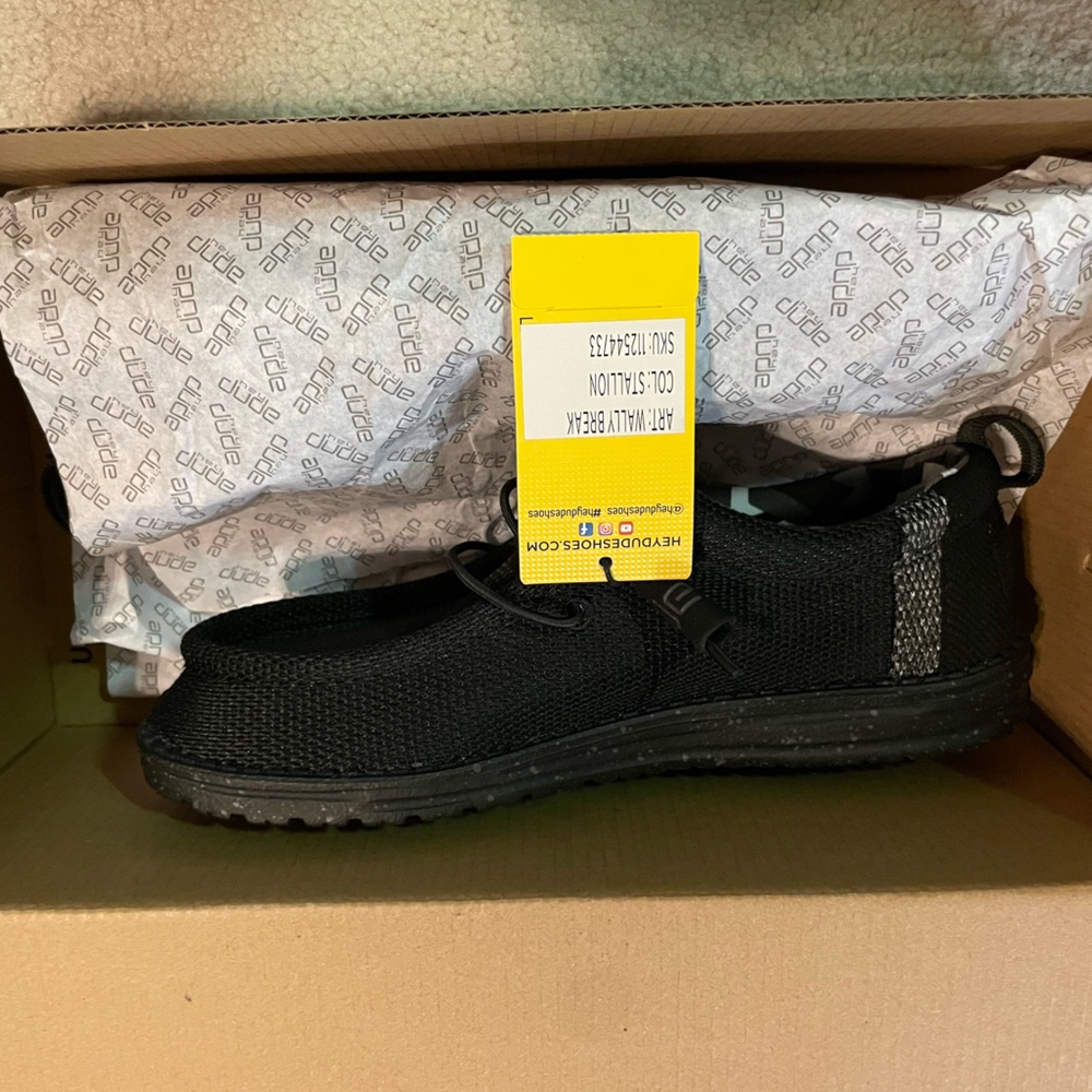COPY - Hey Dudes. Men’s size 6. Brand new, never worn